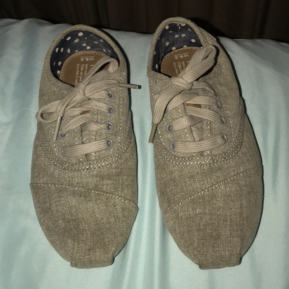Toms